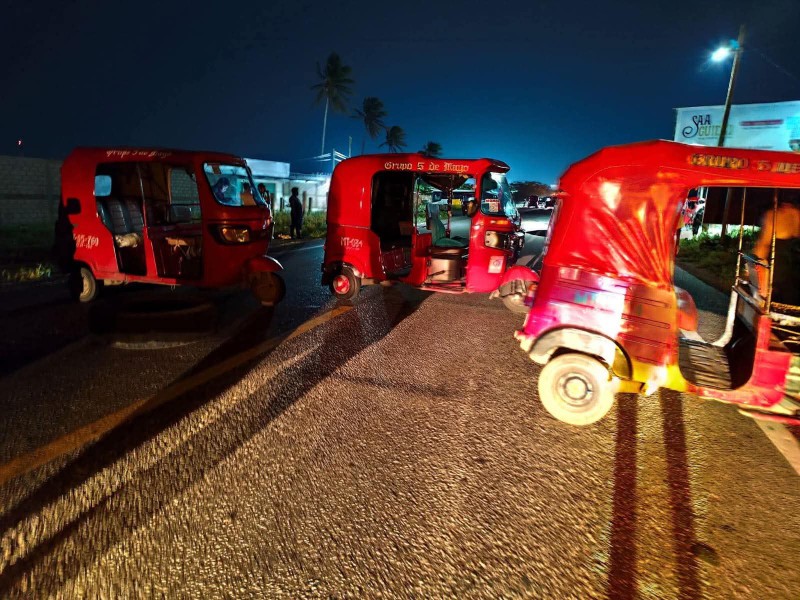 Mototaxistas bloquean carretera Transístmica en Juchitán tras percance