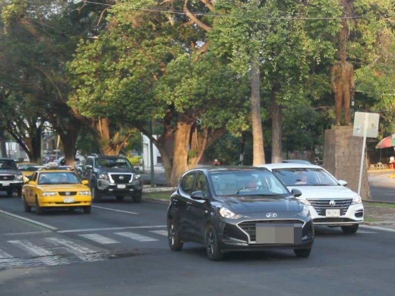 Movilidad anuncia revista vehicular para taxis de aplicación