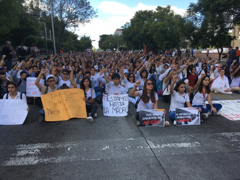 Movilidad inoperante consignan estudiantes de la UDG