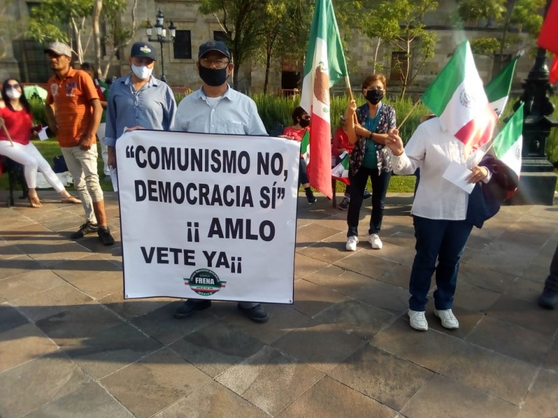 Movimiento Anti-AMLO protesta en Plaza de Armas