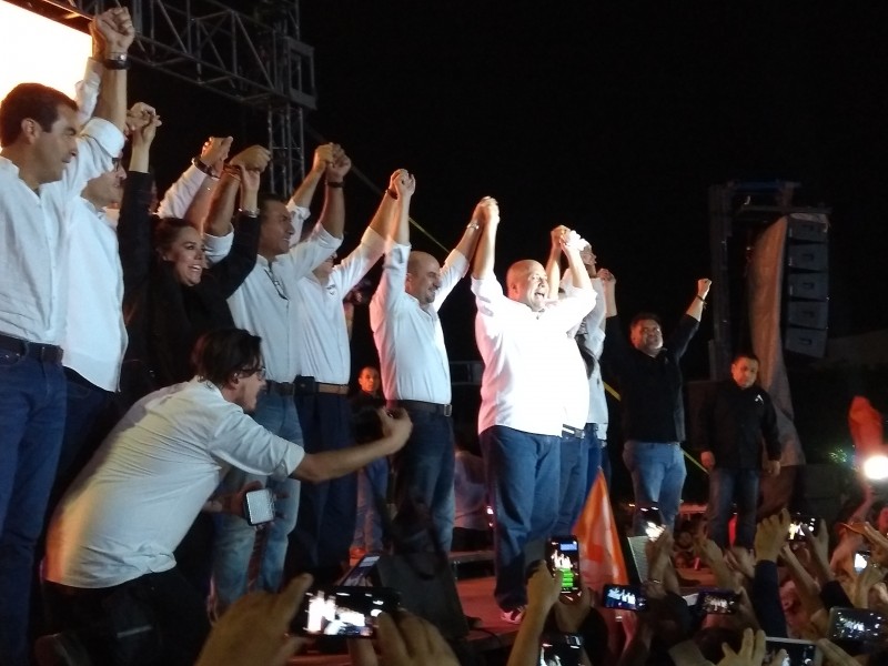 Movimiento Ciudadano festeja en la Minerva