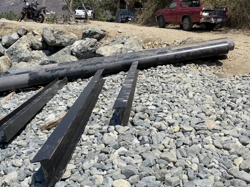 Muelle de Las Gatas en proceso de tratamiento de metales