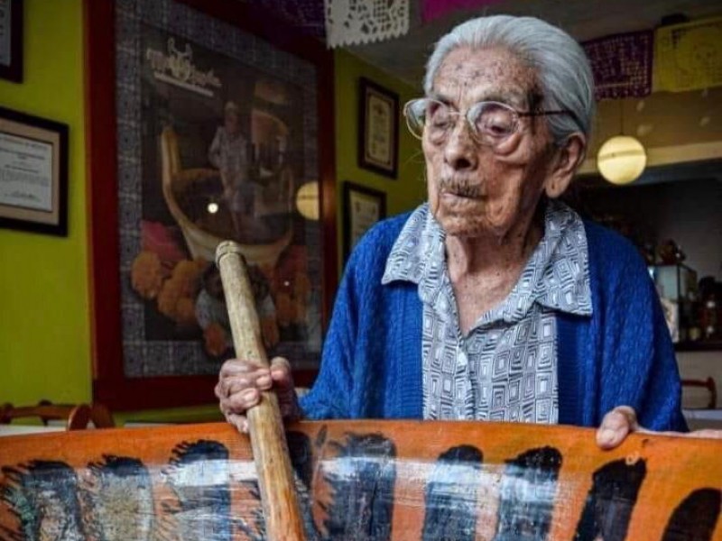 Muere a los 101 años reina del Mole de Caderas