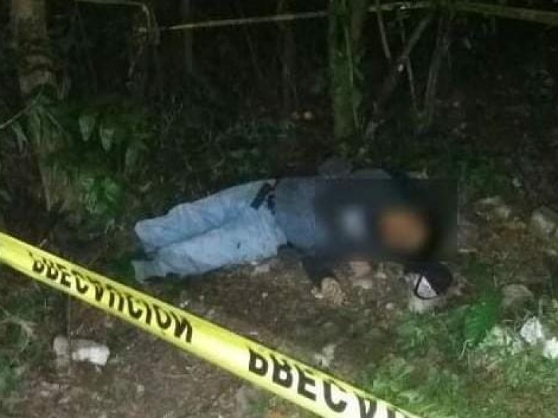 Muere a machetazos masculino en terrenos de Zihuatetutla