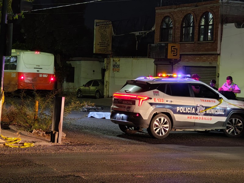 Muere ciclista en choque con camión del servicio urbano de pasaje