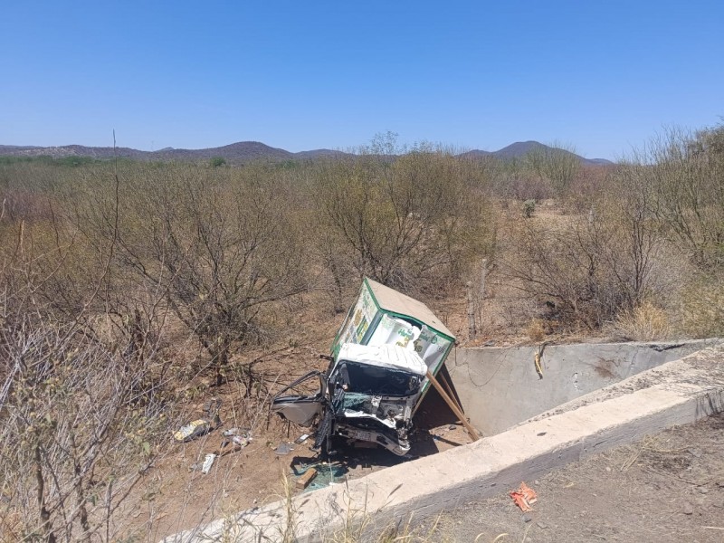 Muere conductor en accidente carretero