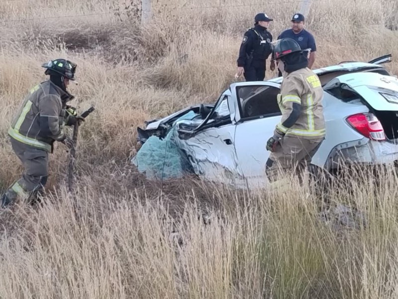 Muere conductor en trágico accidente sobre la carretera a Parral