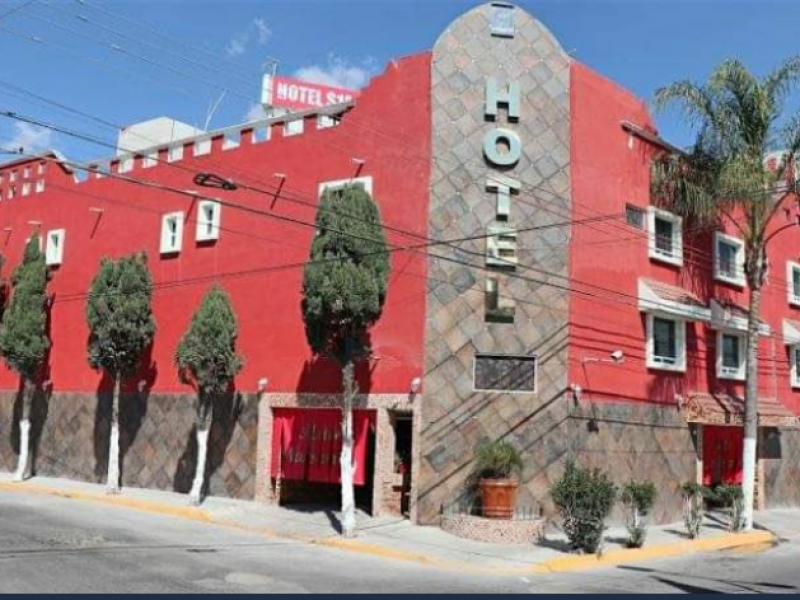 Muere de infarto masculino en interior de motel