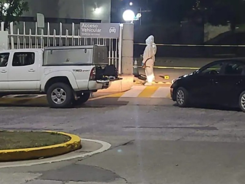 Muere guardia del Tec de Monterrey al caerle portón metálico