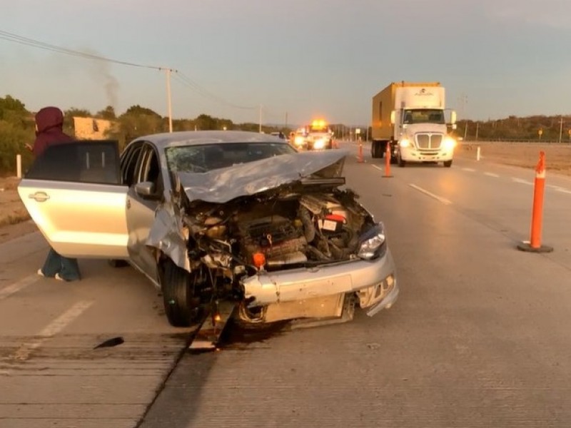 Muere hombre a bordo de motociclista por impacto