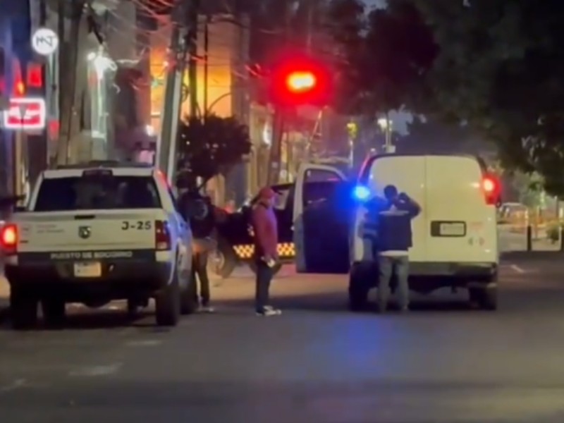 Muere hombre al caer de una azotea en Guadalajara