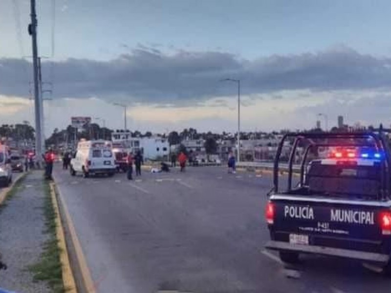 Muere hombre al derrapar motocicleta en avenida Las Torres