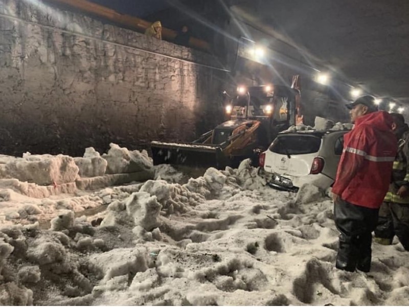 Muere hombre por hipotermia, tras quedar atrapado en granizada