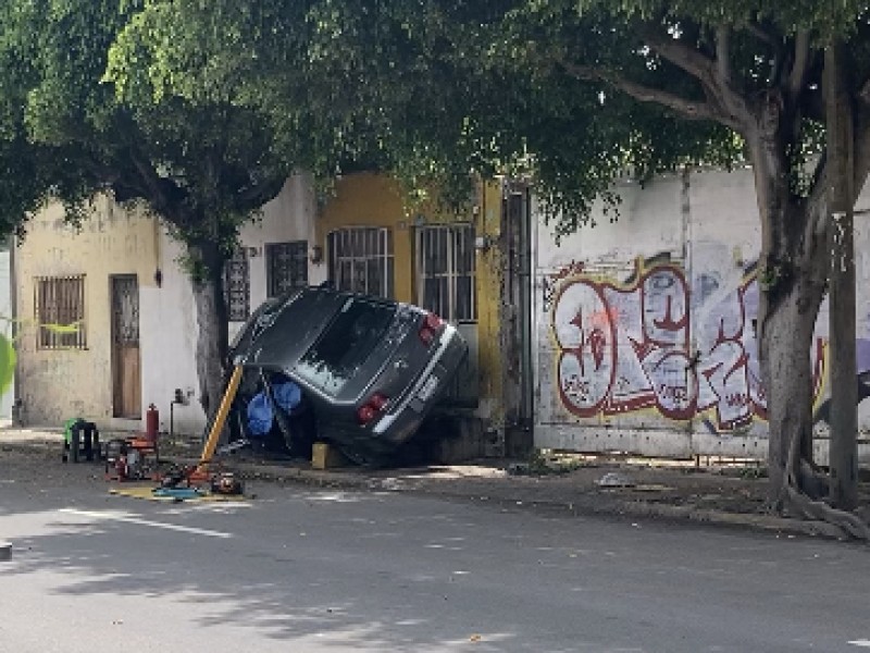 Muere hombre tras chocar en Mariano Escobedo