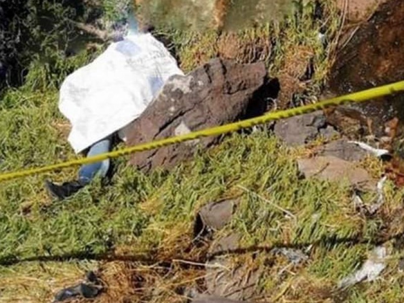 Muere masculino sepultado bajo tierra en precipicio de Cohuecán