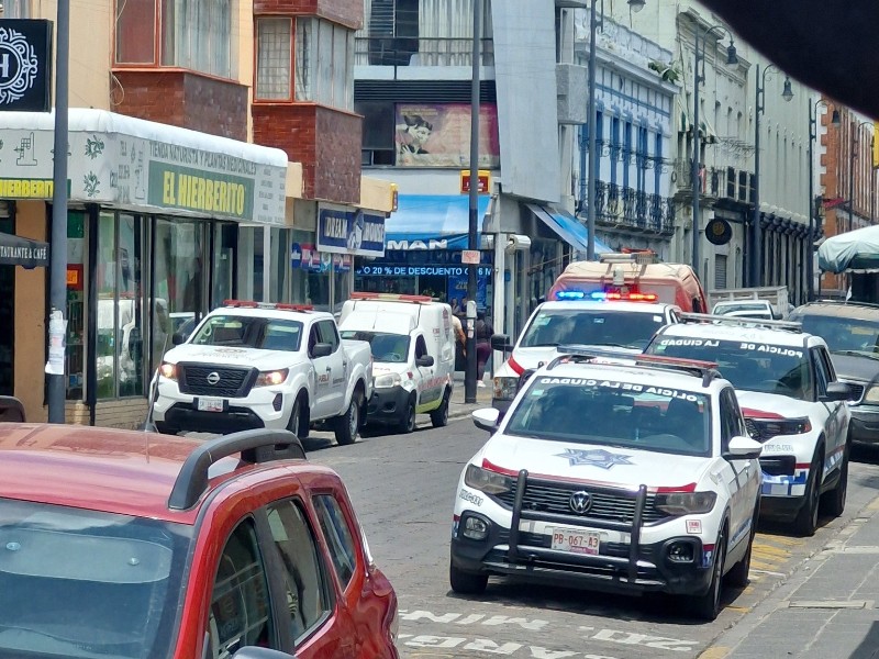 Muere menor y joven resulta intoxicada por fuga de gas