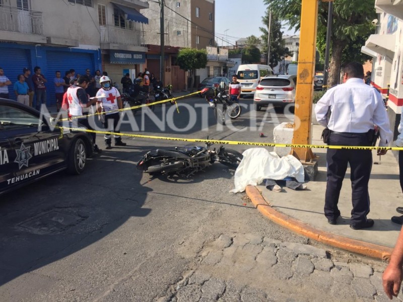 Muere motociclista tras ser atropellado