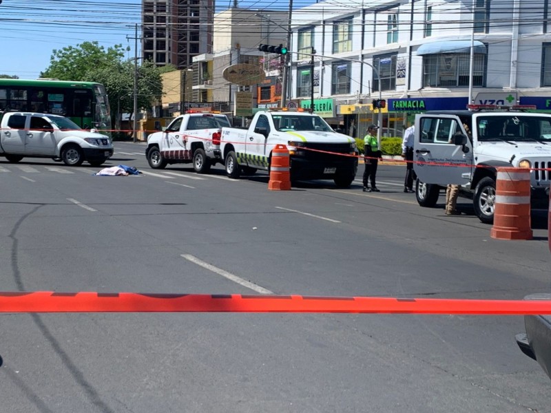 Muere mujer atropellada por urbano en Arcos Vallarta