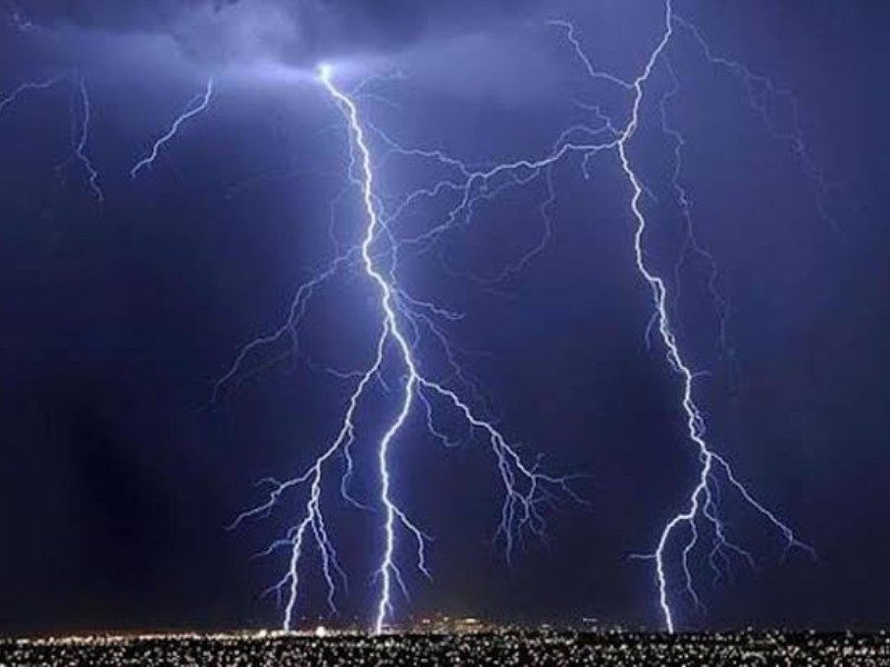 Muere niña en Guasave tras caerle un rayo en tormenta eléctrica