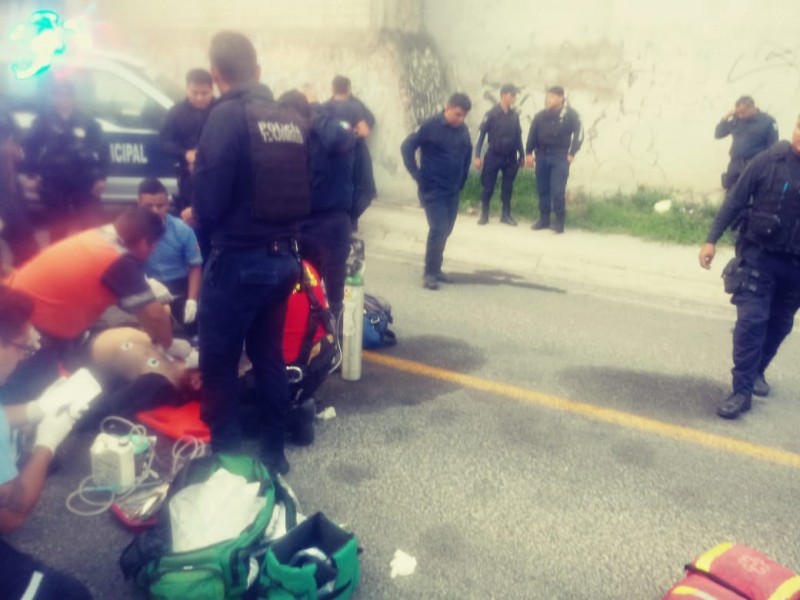 Muere policía de Tlajomulco al derrapar en motocicleta