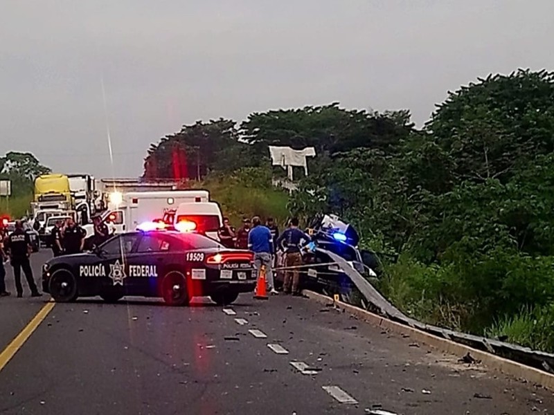 Muere policía federal en carretera Raudales-Las Choapas