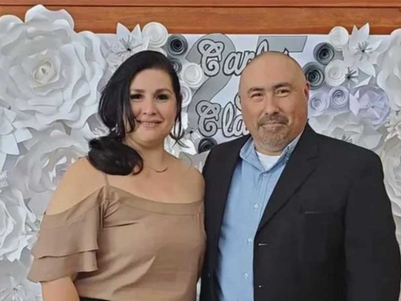 Muere por infarto esposo de maestra asesinada en Texas