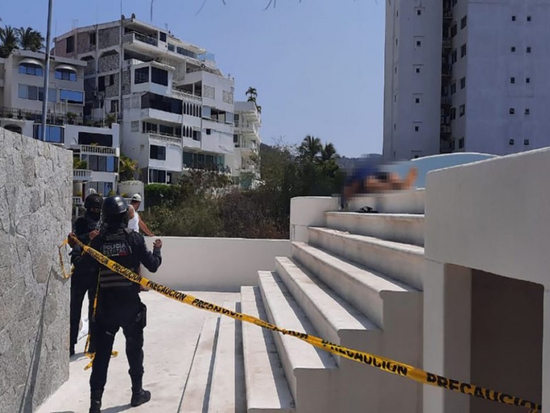Muere turista ahogado en alberca de condominio en Acapulco