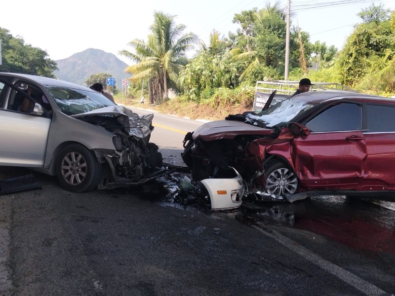 Muere un hombre en choque vehicular sobre libramiento El Naranjo