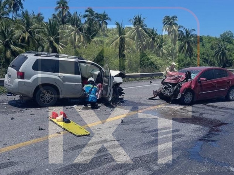 Muere una persona en choque sobre la autopista Siglo XXI