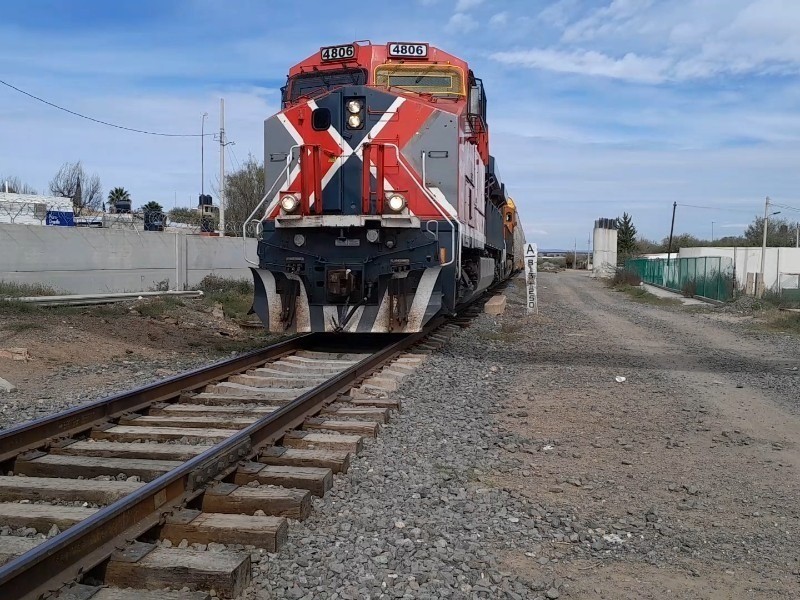 Mueren 3 personas embestidas por el tren en Yurécuaro