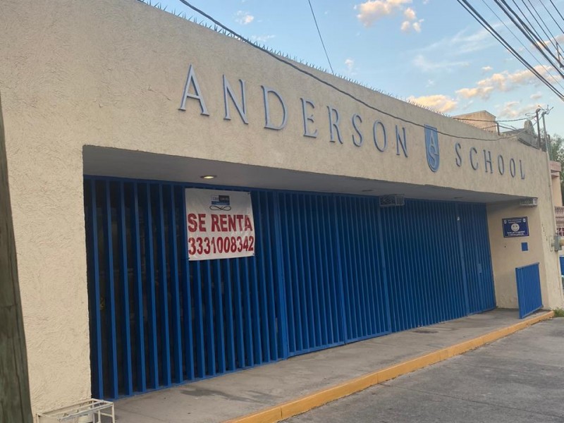 Mueren colegios en lucha contra pandemia