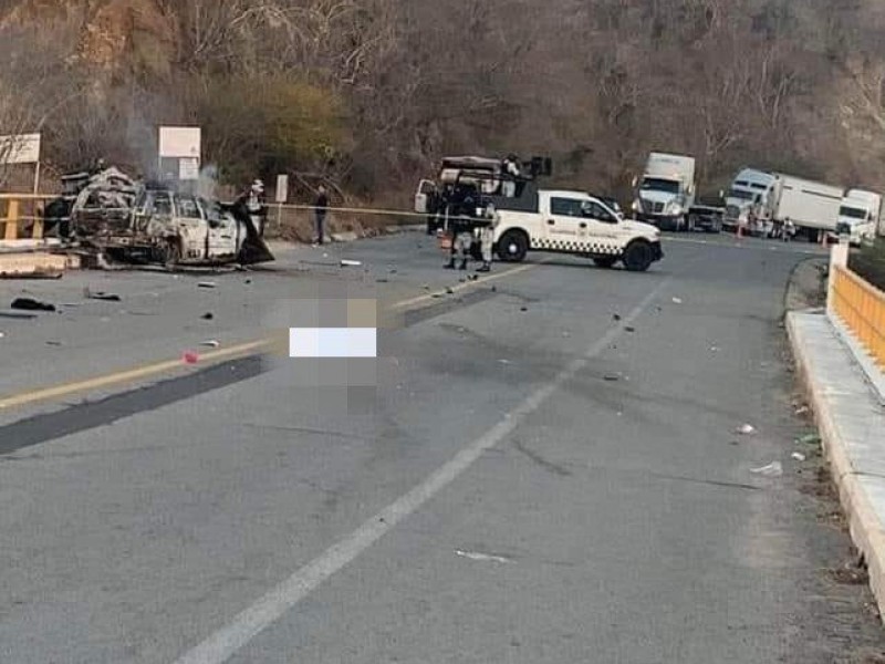 Mueren cuatro en accidente carretero ocurrido en Tomatlán