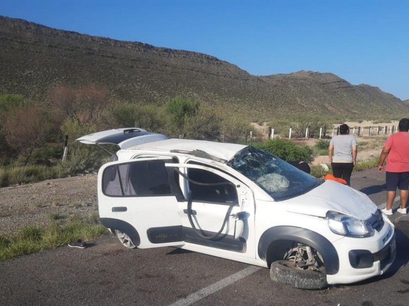 Mueren menor y adulto en la carretera Saltillo-Torreón