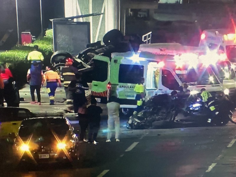 Mueren tres jóvenes en choque múltiple de López Mateos