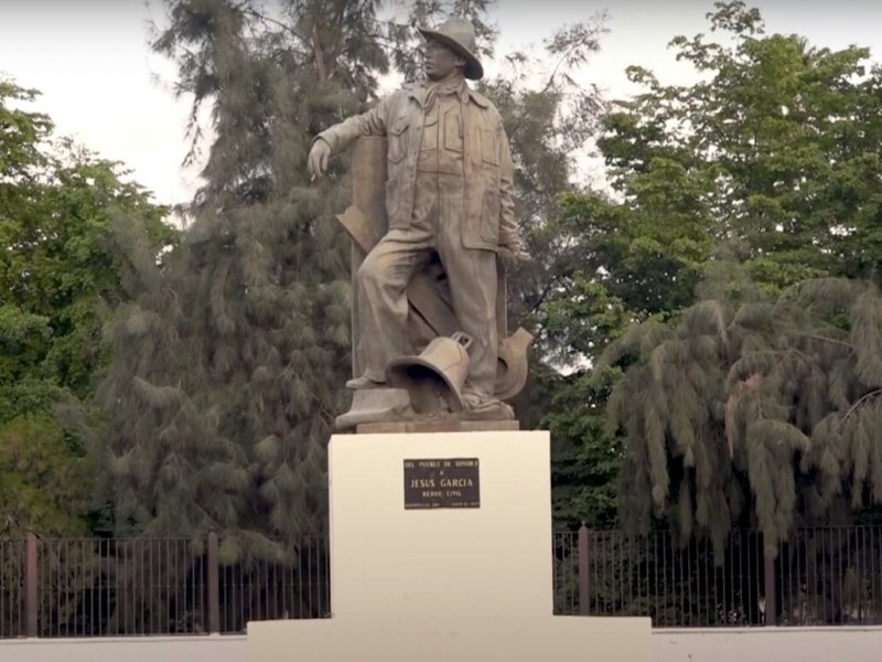 Mueven monumento de Jesús García al Cerro de la Campana