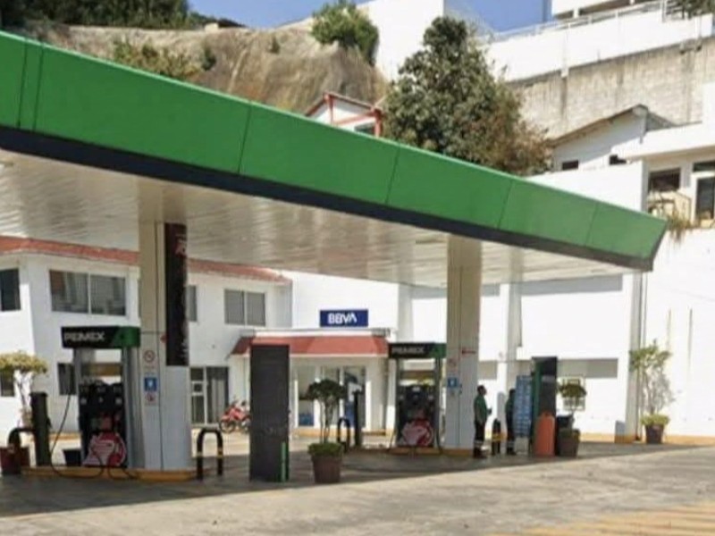 Mujer da a luz en baño de gasolinera xalapeña