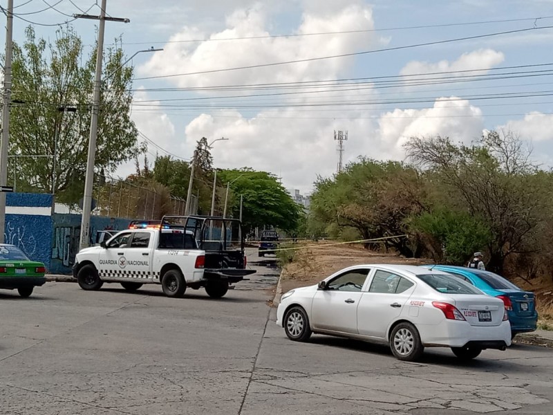 Mujer es atacada a balazos en el Saturno