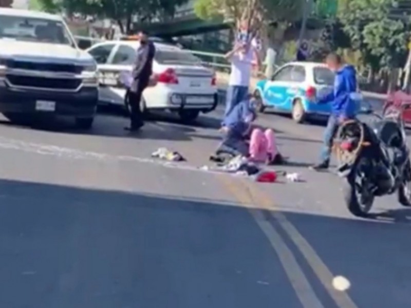 Mujer es atropellada en Ecatepec