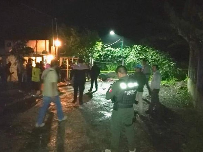 Mujer es asesinada y acompañante queda herida en Tomatlán