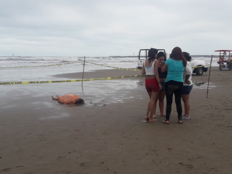 Mujer muere ahogada en playa de Tuxpan