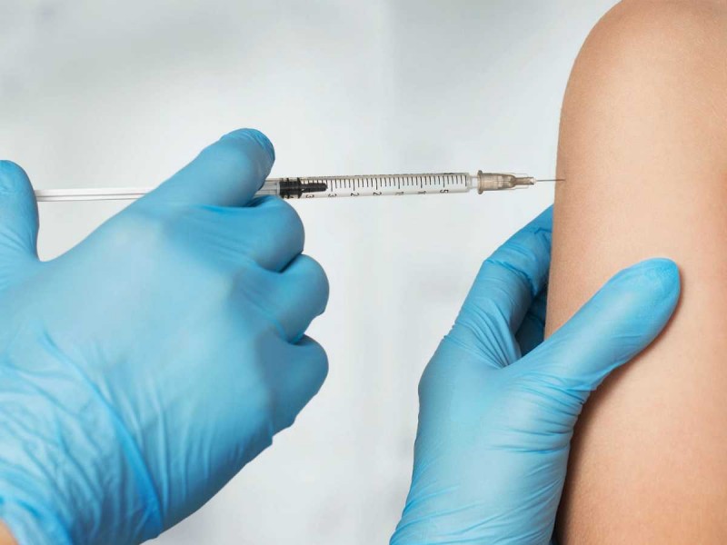 Mujer murió cuatro horas después de recibir vacuna contra covid-19
