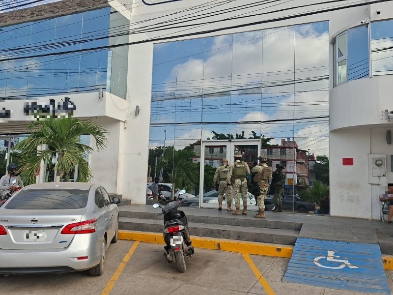 Mujer Resulta Herida al Manipular Arma de Fuego en Mazatlán