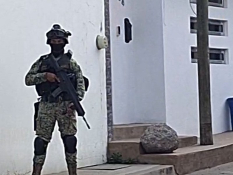 Mujer resulta herida por presunta bala perdida en Culiacán