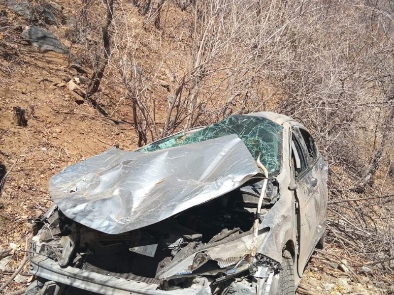 Mujer sobrevive a volcadura en barranco de San Antonio, BCS
