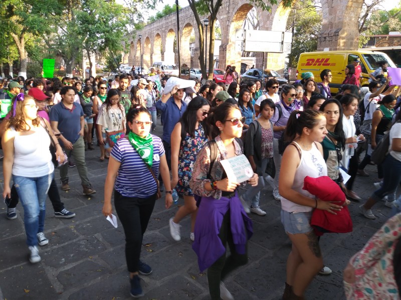 Mujeres deben estar en casa a medianoche: regidor