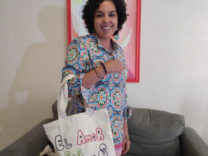 Mujeres del penal El Amate elaboran bolsas para apoyarse económicamente