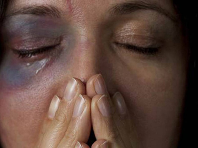 Mujeres denuncian deficiente atención en casos de violencia