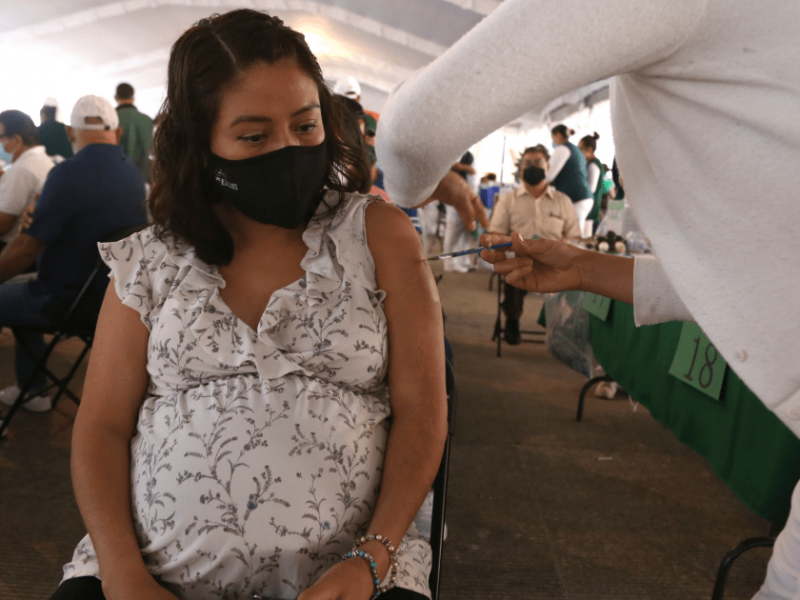 Mujeres embarazadas no requieren de prueba para aplicación de vacuna