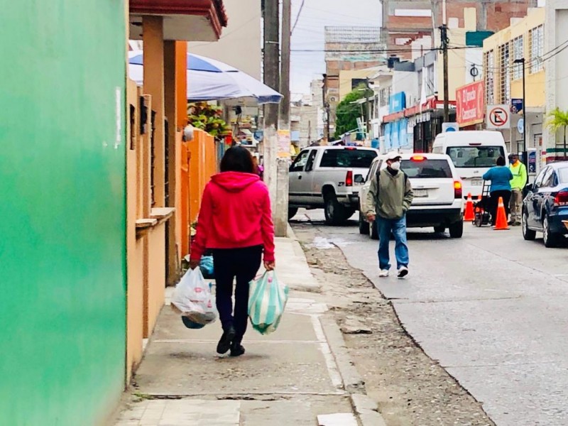 Mujeres emprendedoras sacan a flote la economía