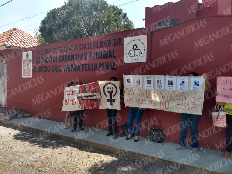 Mujeres exigen justicia en el Juzgado de Garantía: Salina Cruz